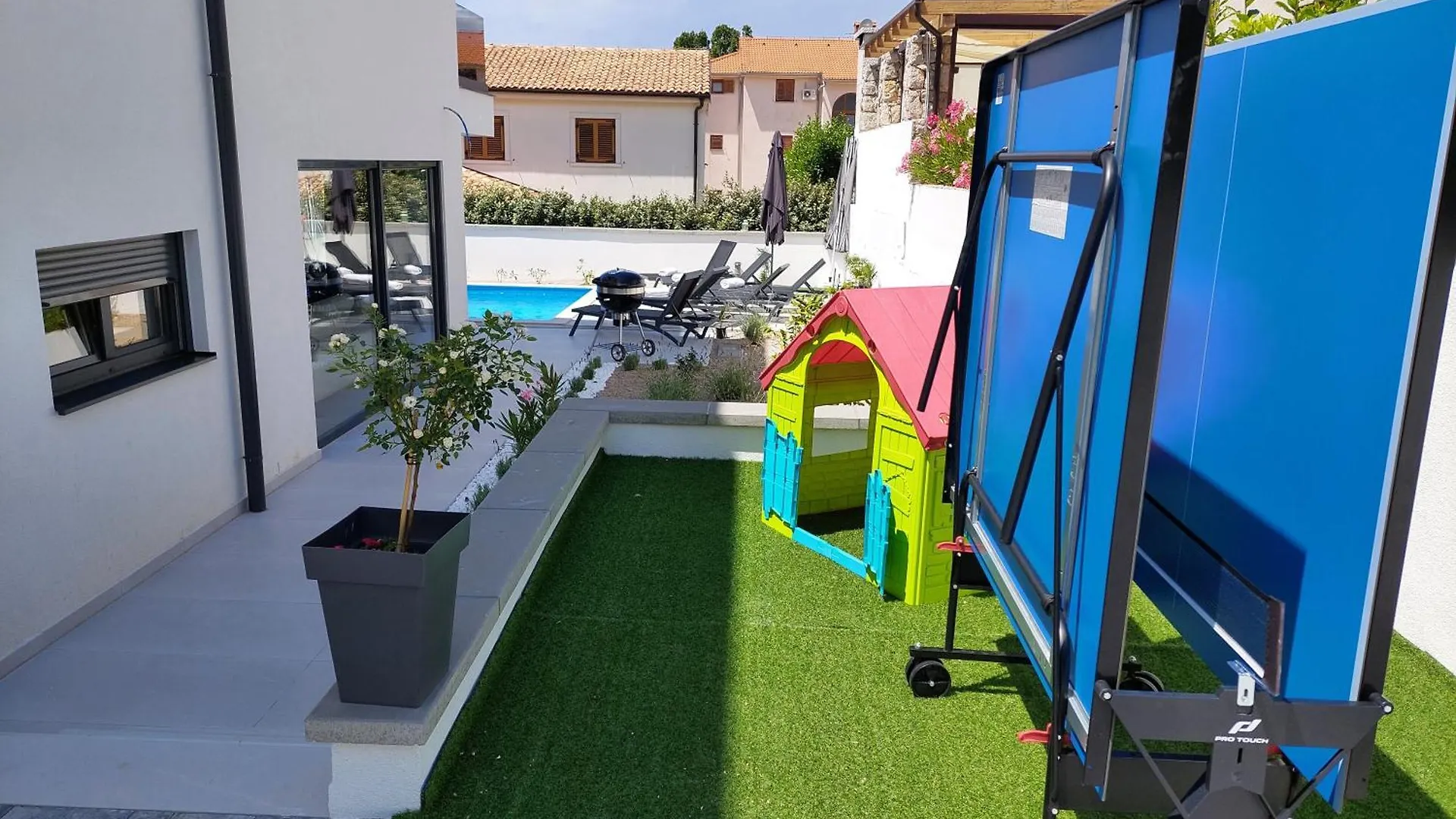 Apartment Rosa Malinska 0*,  Croatia